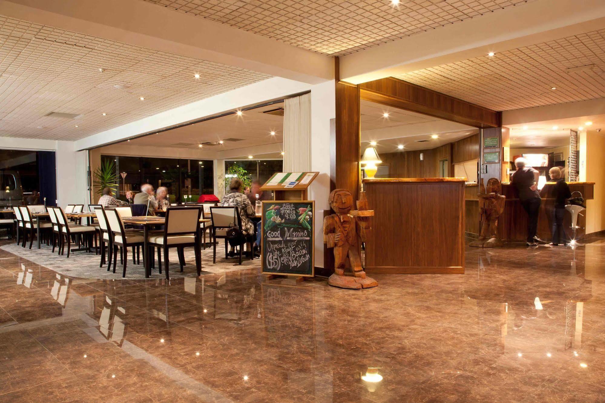 Airport Kiwi 3*