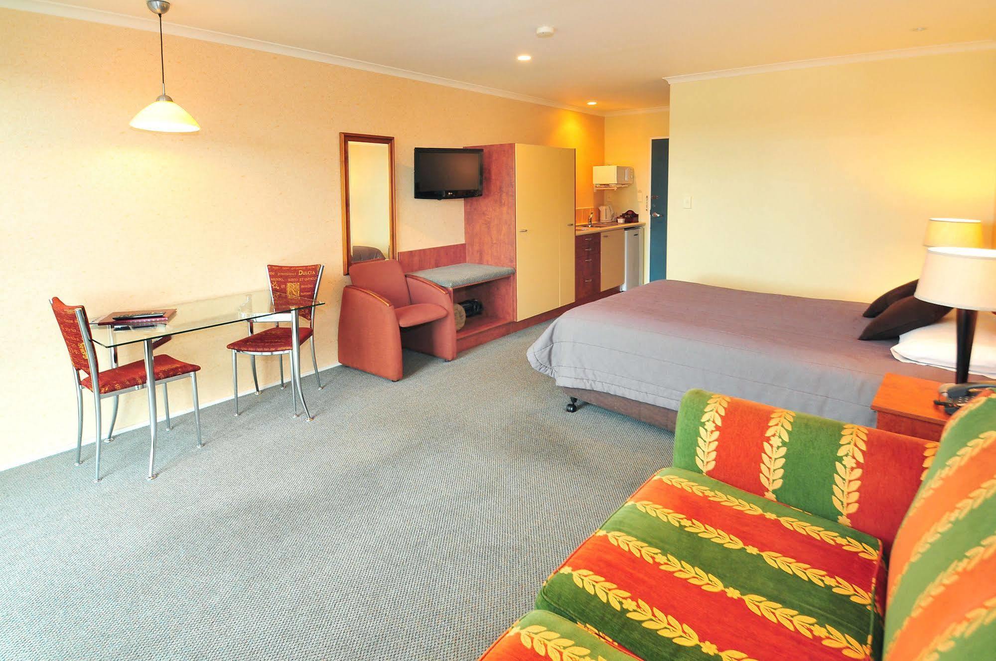 Aristotles North Shore 4*