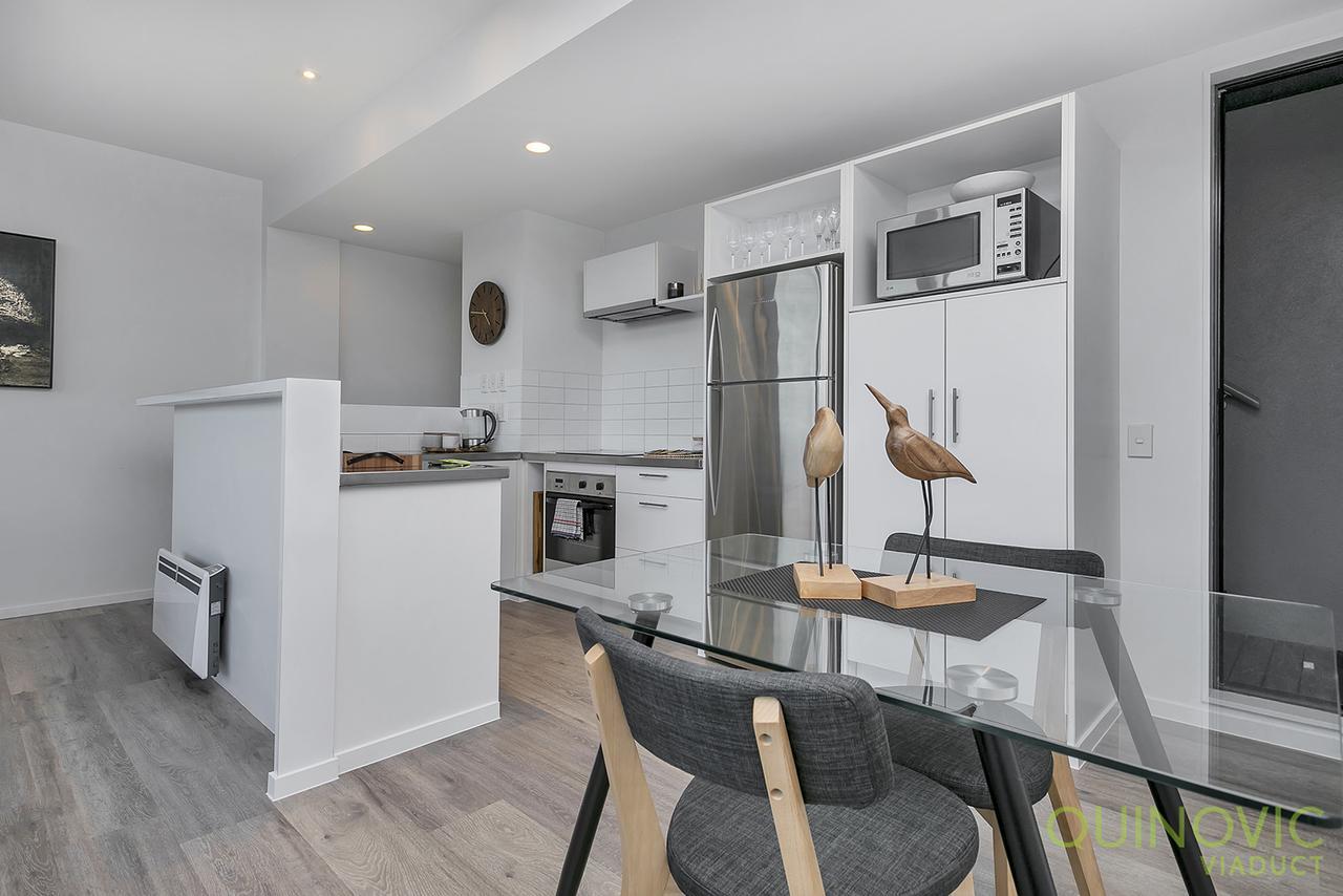 Qv Edge Chic Apartment- 1032 Apartment *