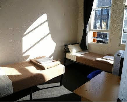 K Road Travellers Hostel