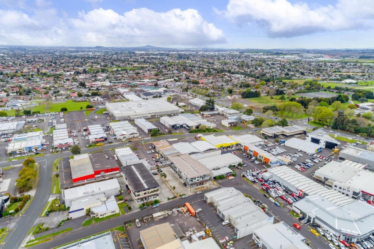 Central Manukau Escape *