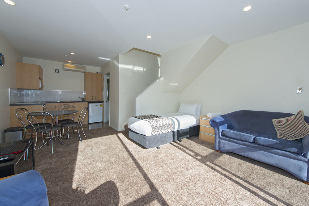 Best Western Ellerslie International 4*
