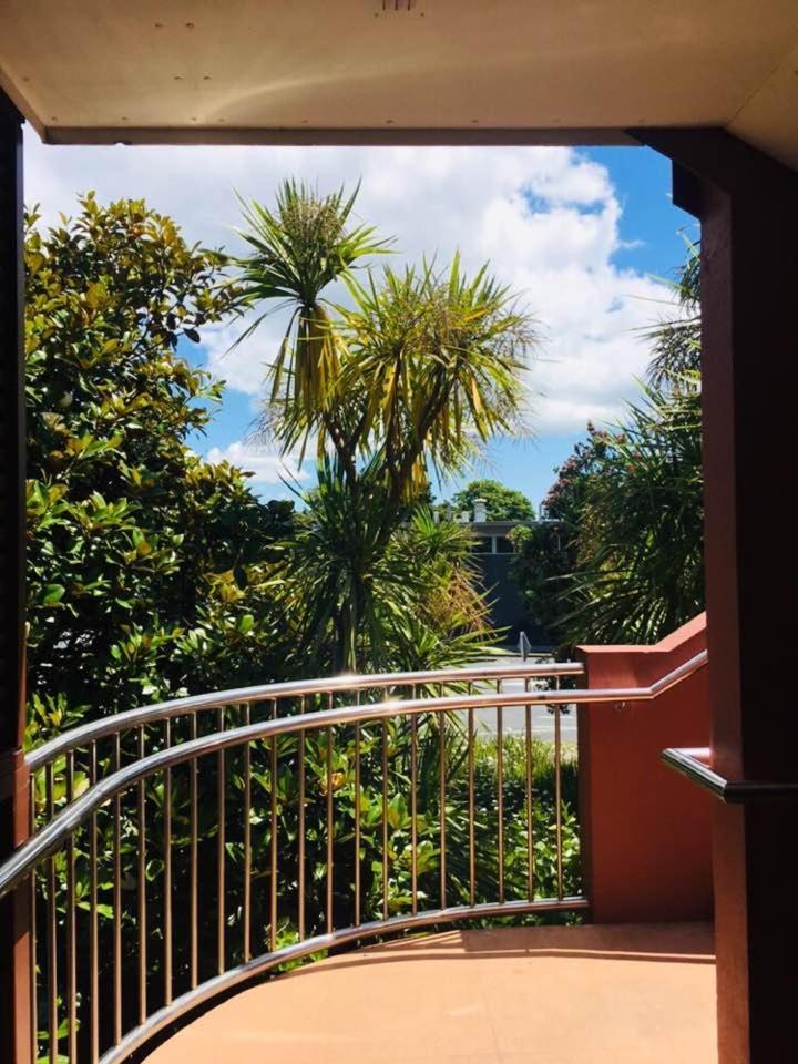 Of Sails 4* Auckland