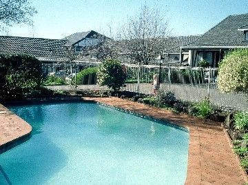 Oakwood Manor Motor Motel