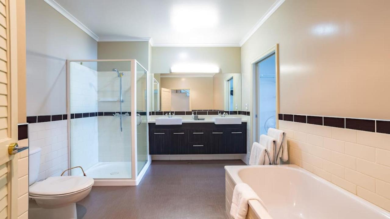 Apartment Princes Wharf's Truly Stunning North-west Loft Auckland