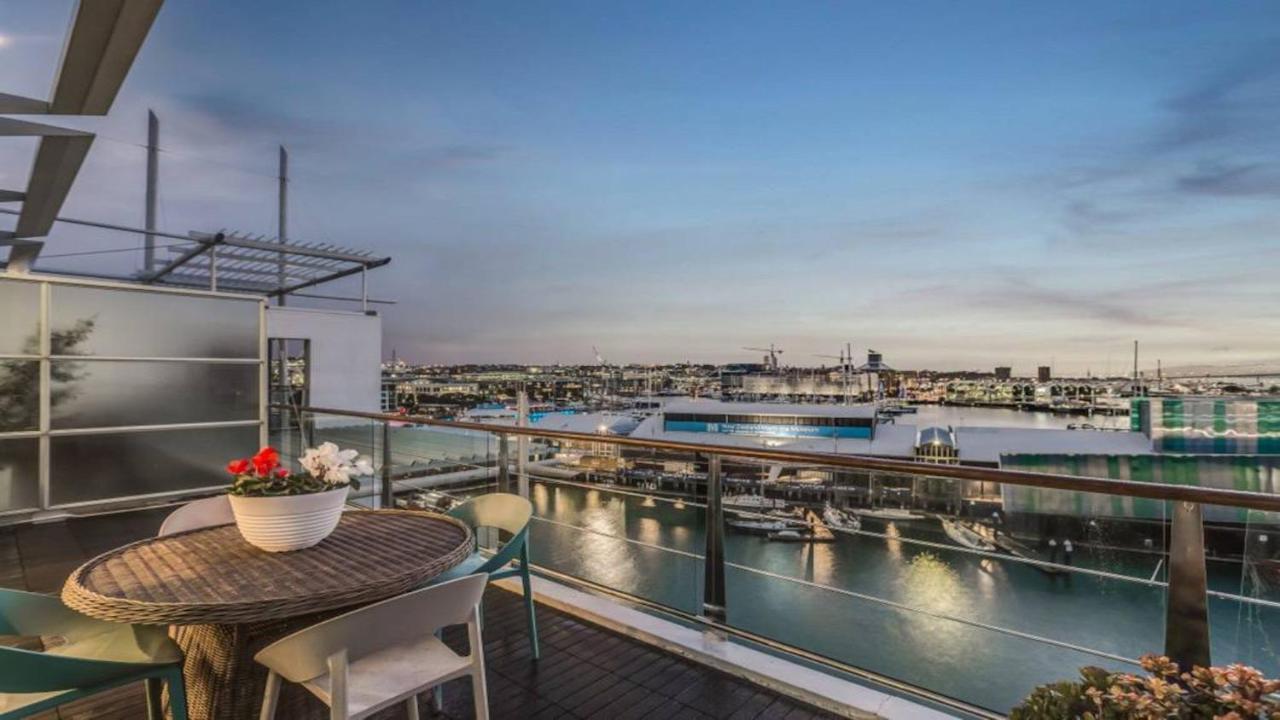 Apartment Princes Wharf's Truly Stunning North-west Loft