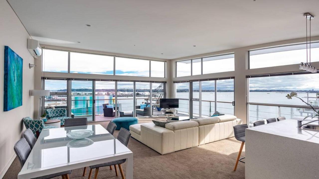 Apartment Princes Wharf's Truly Stunning North-west Loft