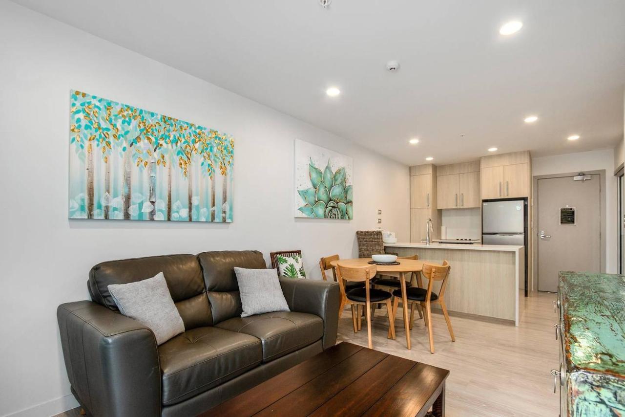Sky Tower On Your Doorstep! Modern Two Bedroom