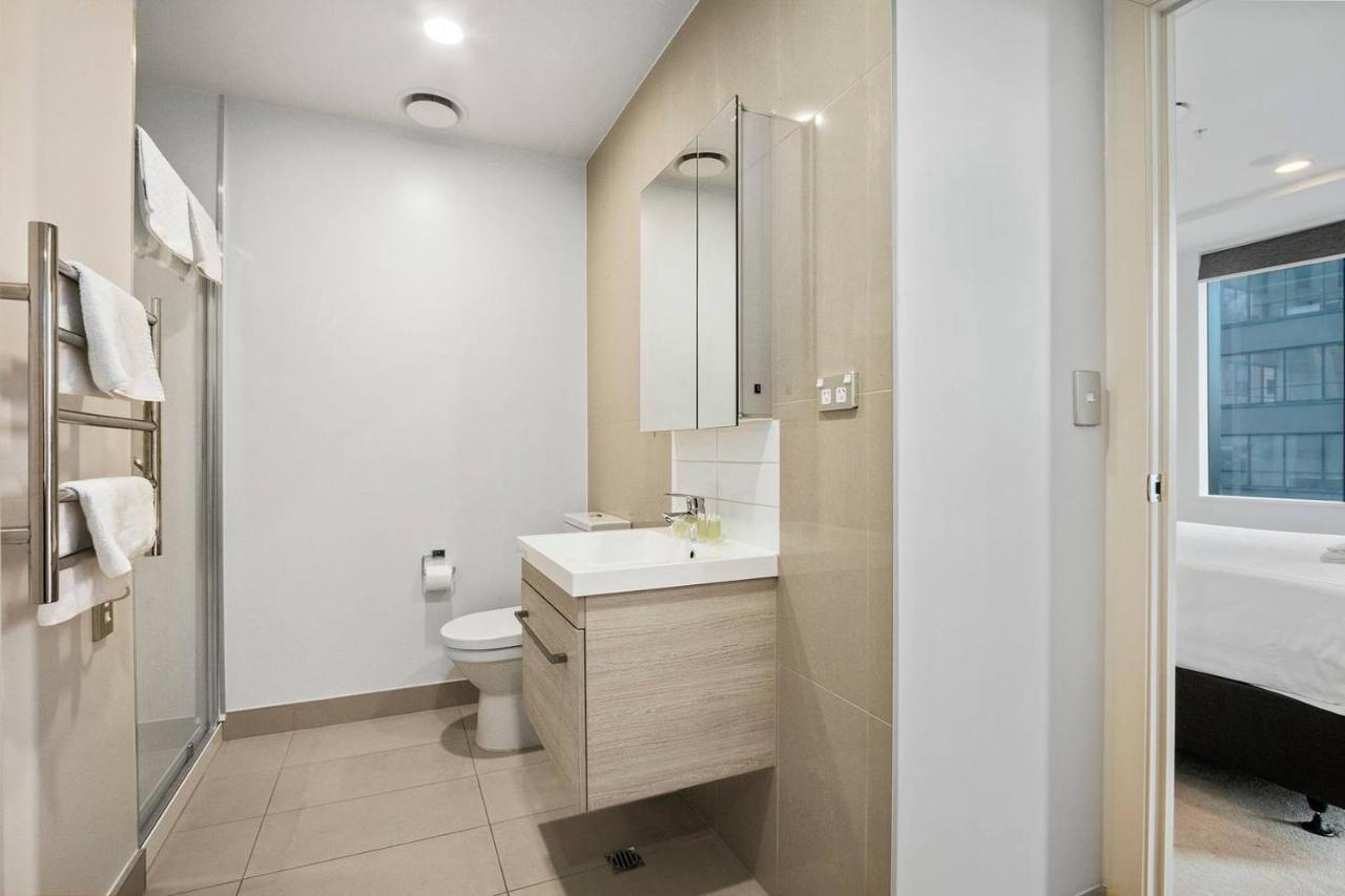 Sky Tower On Your Doorstep! Modern Two Bedroom Auckland