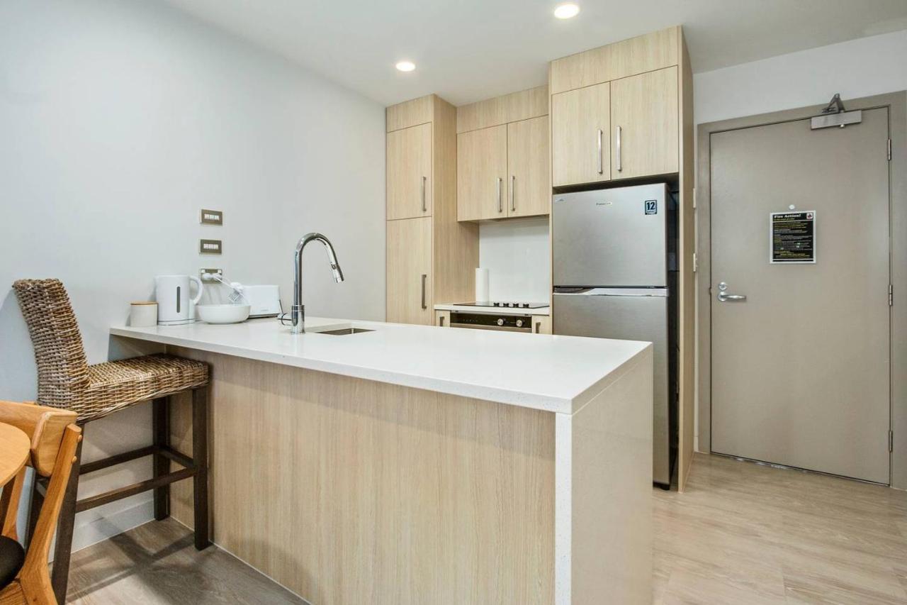 Sky Tower On Your Doorstep! Modern Two Bedroom Auckland