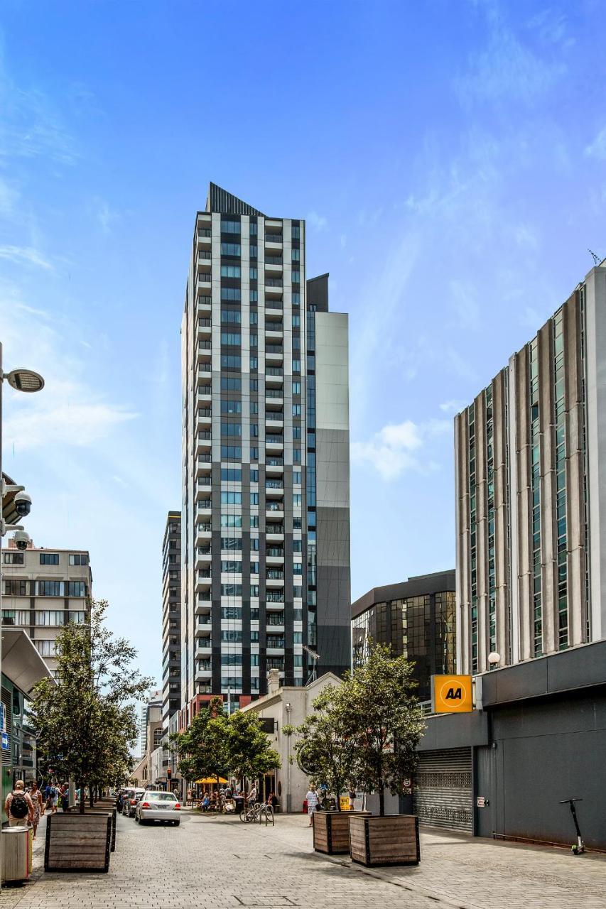 Sky Tower On Your Doorstep! Modern Two Bedroom Apartment Auckland