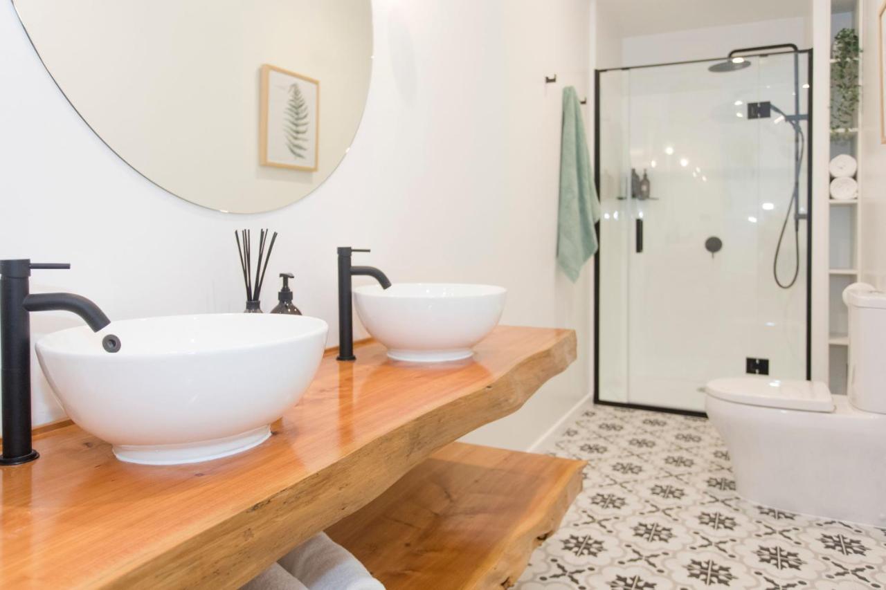 Anzac North Loft - 4 Bedrooms & 2 Free Car Parks *