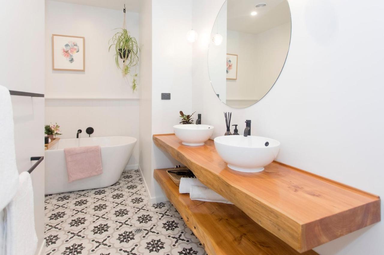 Anzac North Loft - 4 Bedrooms & 2 Free Car Parks