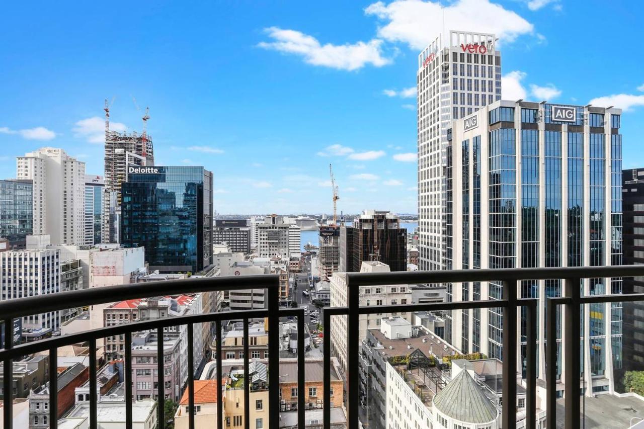 Modern Luxury With Breathtaking City Views Apartment Auckland