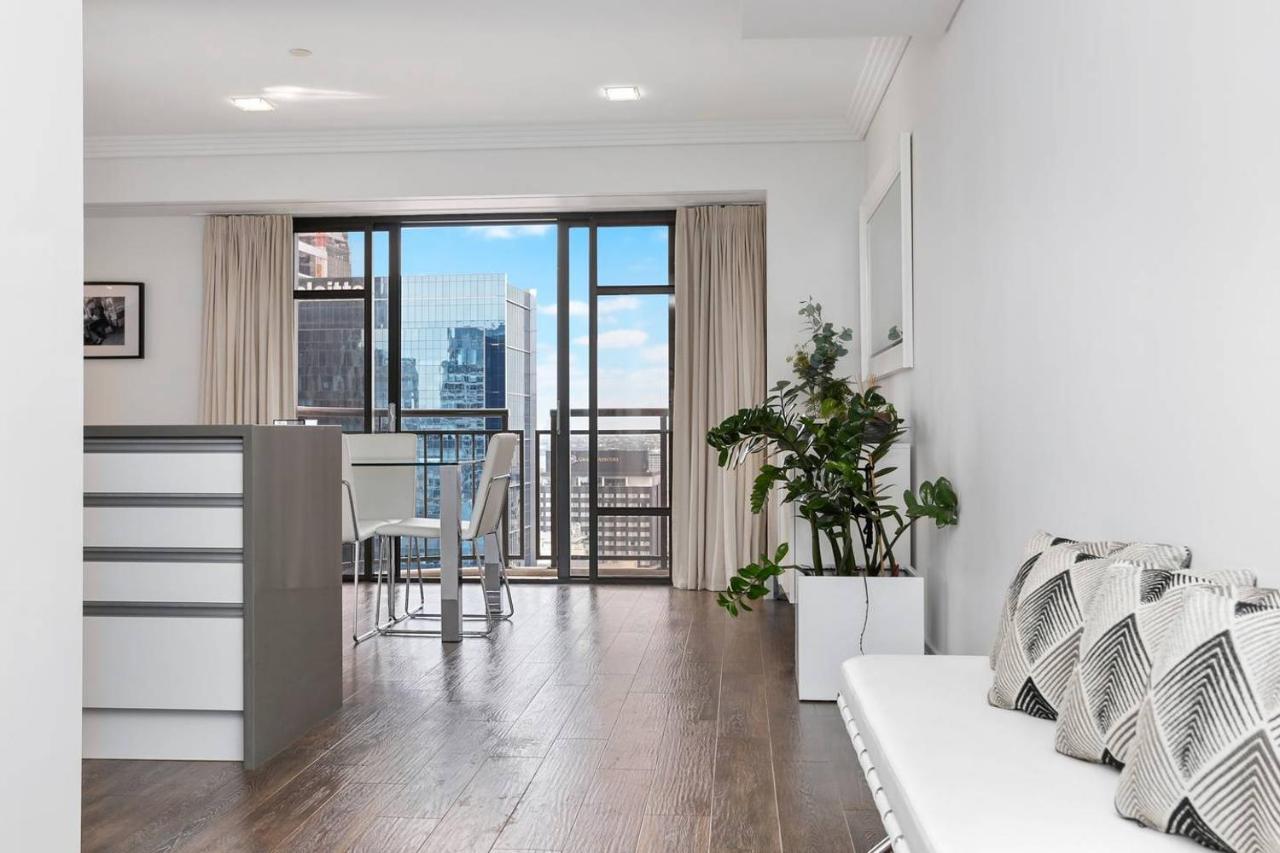 Modern Luxury With Breathtaking City Views
