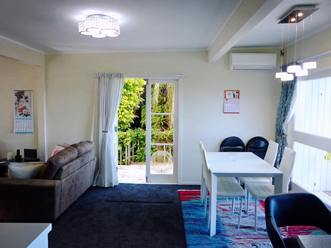 Love Jubilee Homestay Auckland