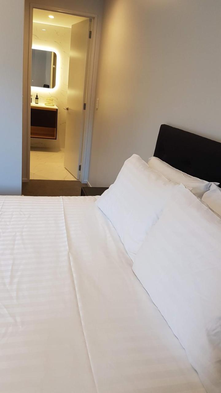 Luxury Miro @ Mt. Eden Apartment *