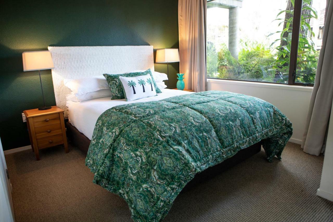 Emerald Motel