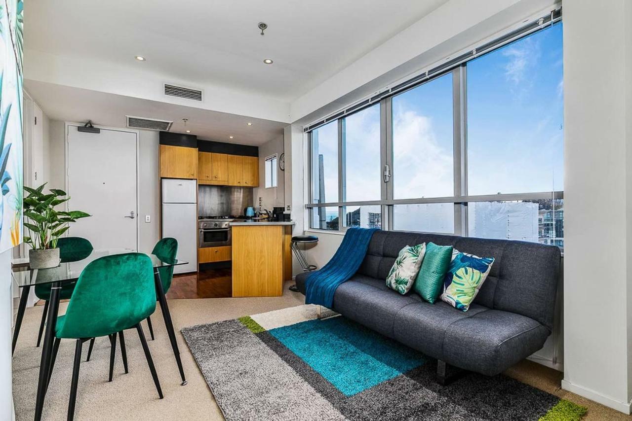 One Bedroom - Pool, Gym & Tennis Courts!