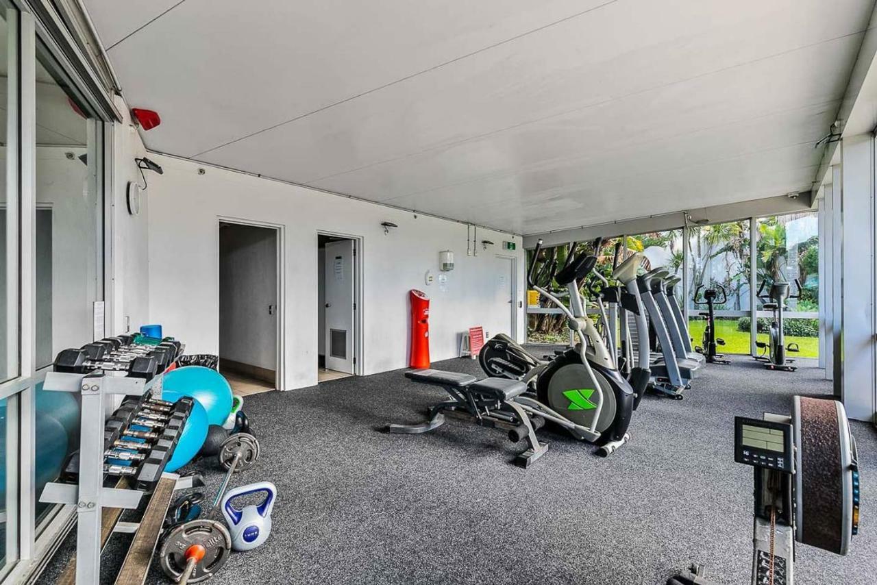 One Bedroom - Pool, Gym & Tennis Courts! Auckland