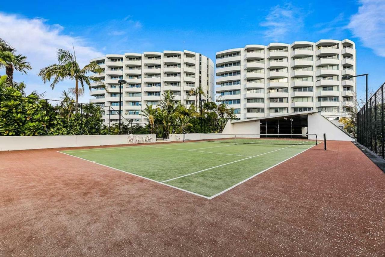 One Bedroom - Pool, Gym & Tennis Courts! Auckland