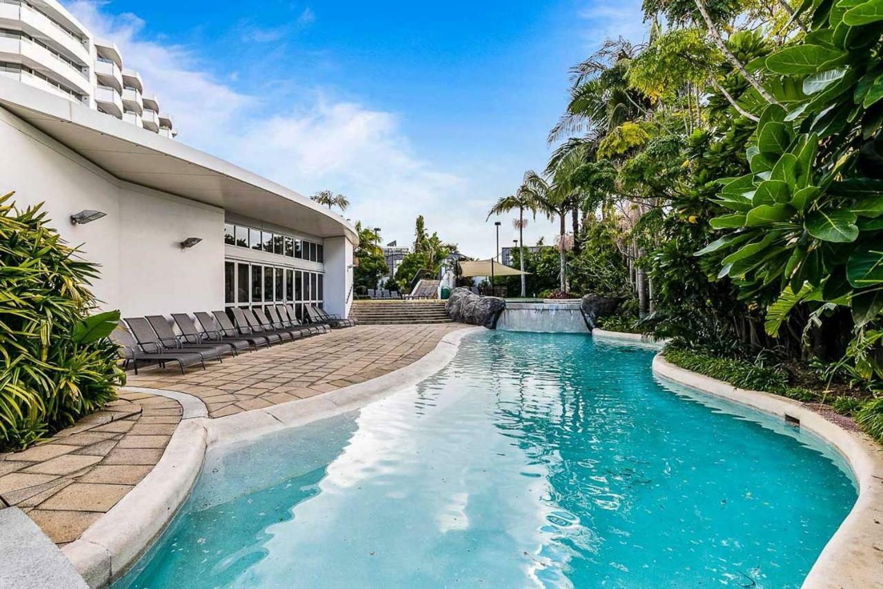 Apartment One Bedroom - Pool, Gym & Tennis Courts! *