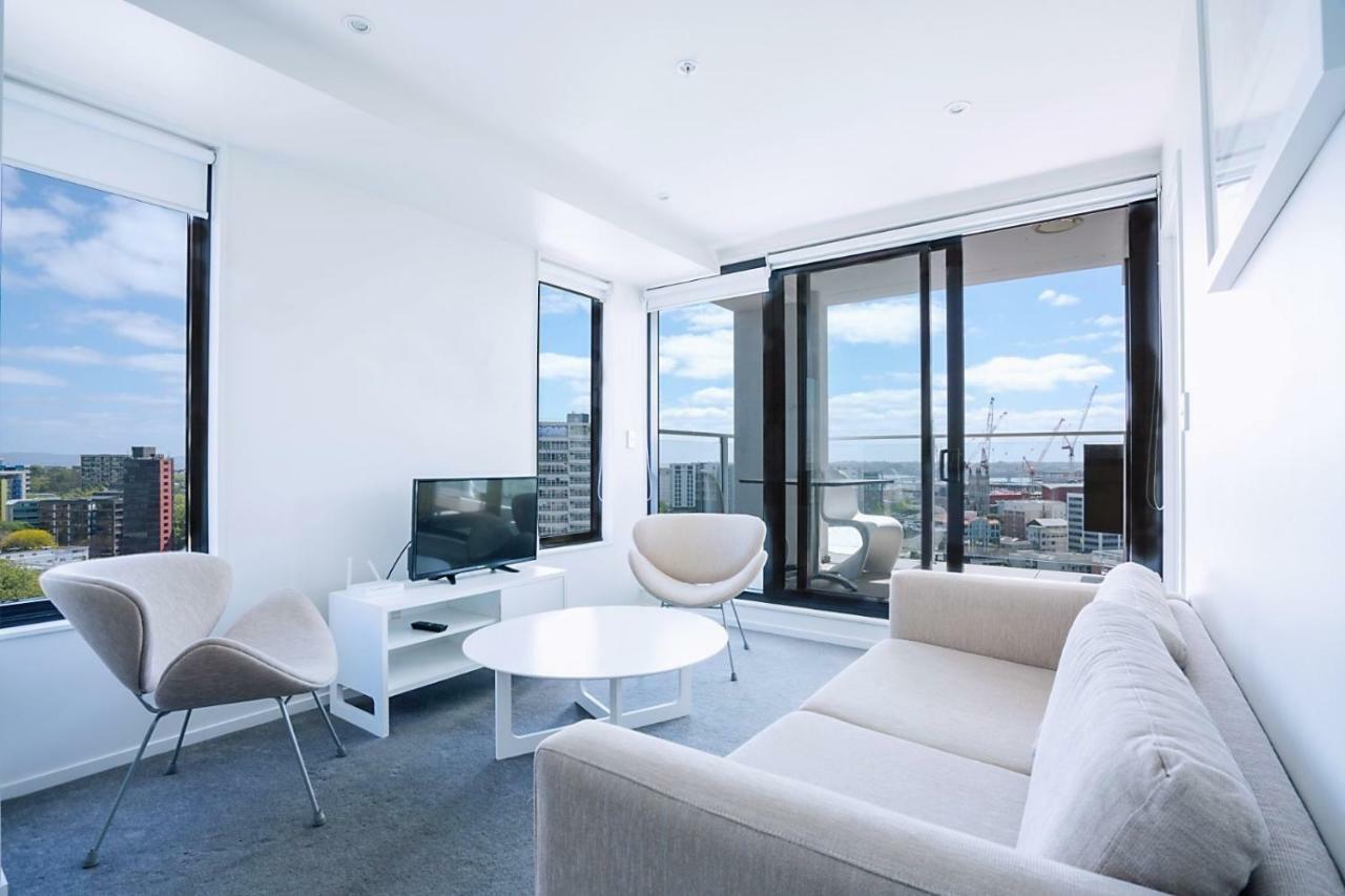 With Brilliant Views In Cbd Apartment Auckland