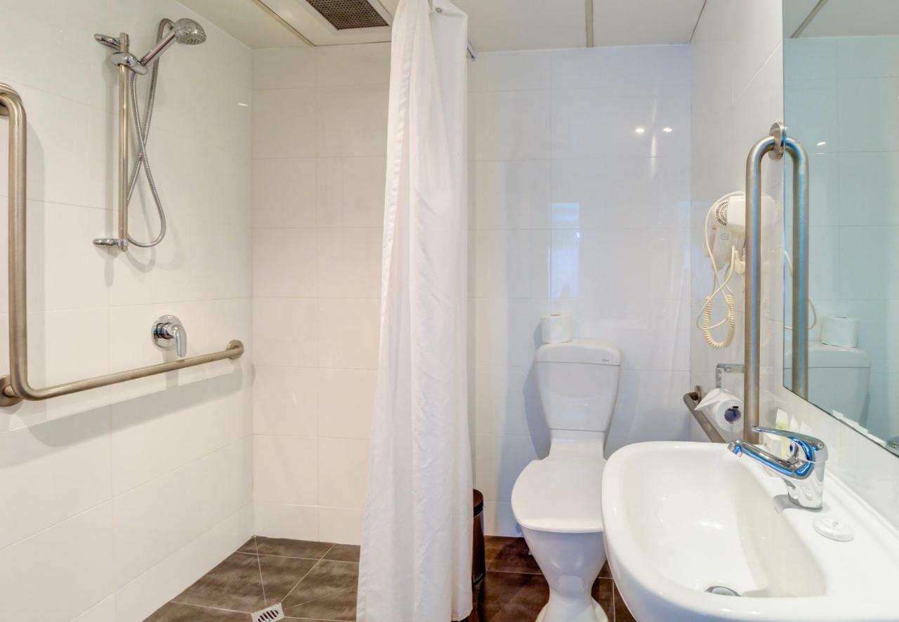 Hotel Ascotia Off Queen 3*