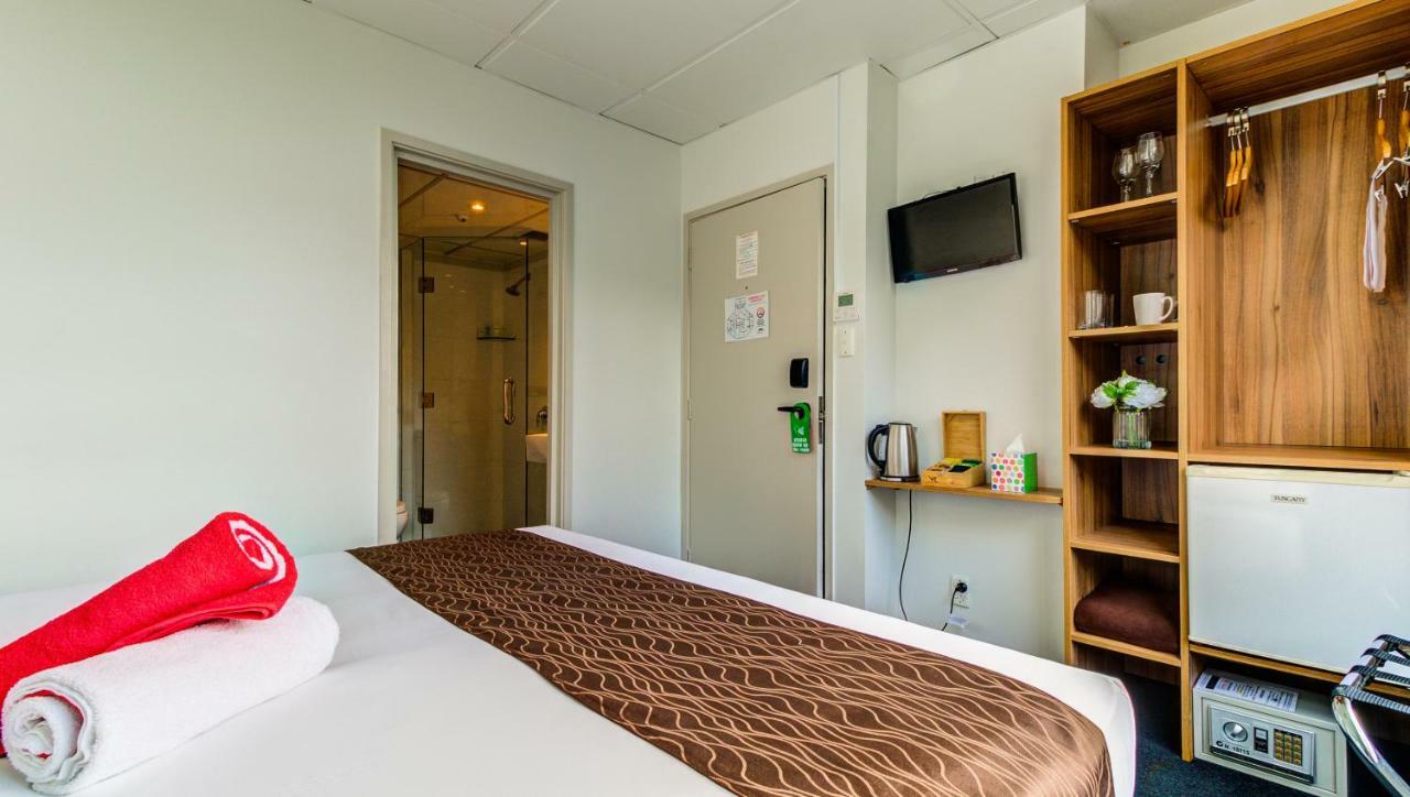 Hotel Ascotia Off Queen