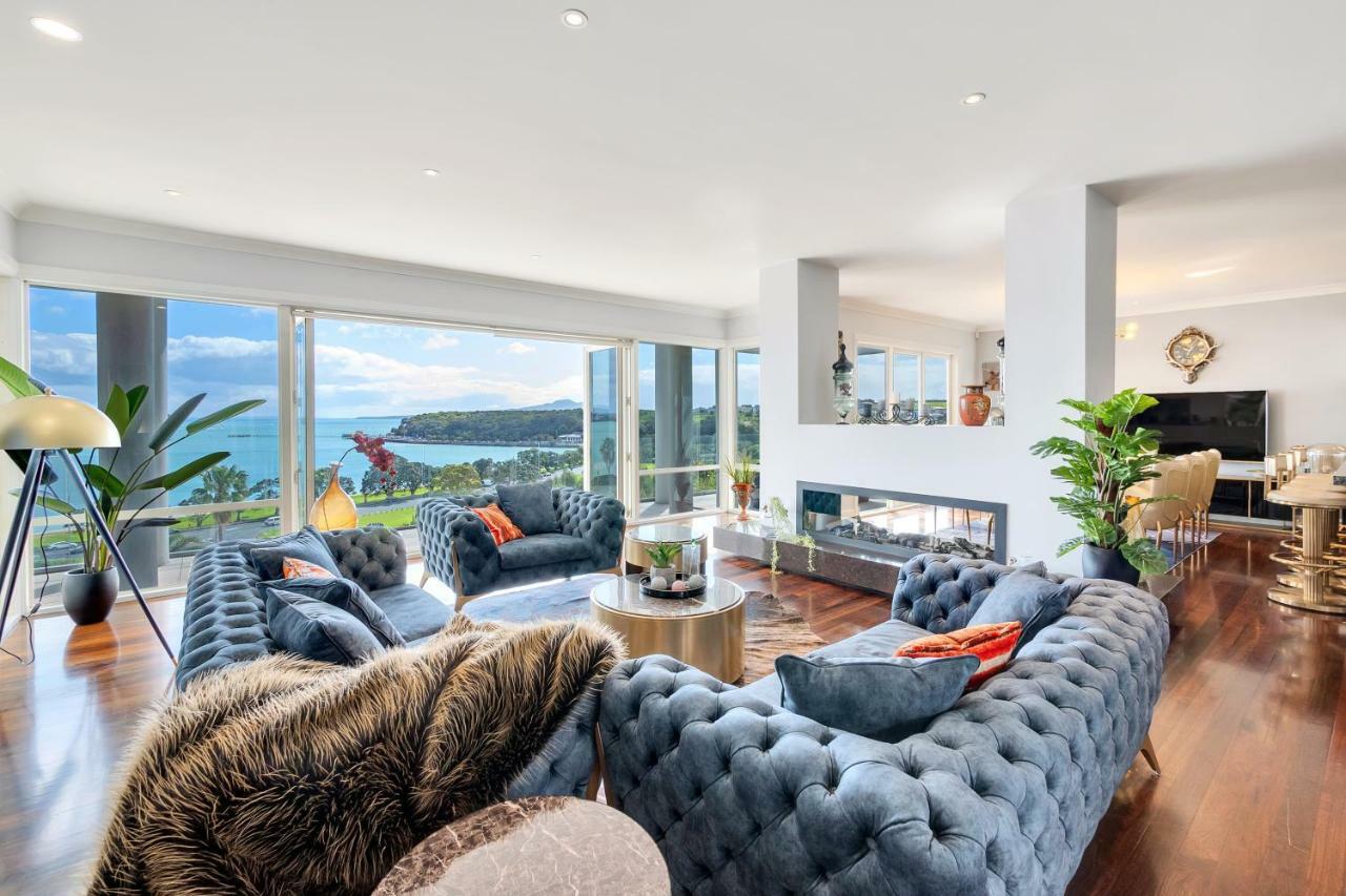 Villa Orakei Grandeur Mansion With Sea Views & Pool