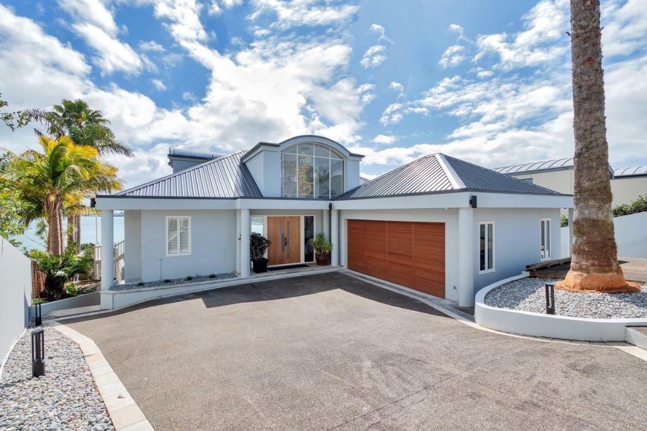 Villa Orakei Grandeur Mansion With Sea Views & Pool