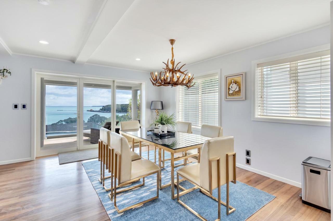 Villa Orakei Grandeur Mansion With Sea Views & Pool