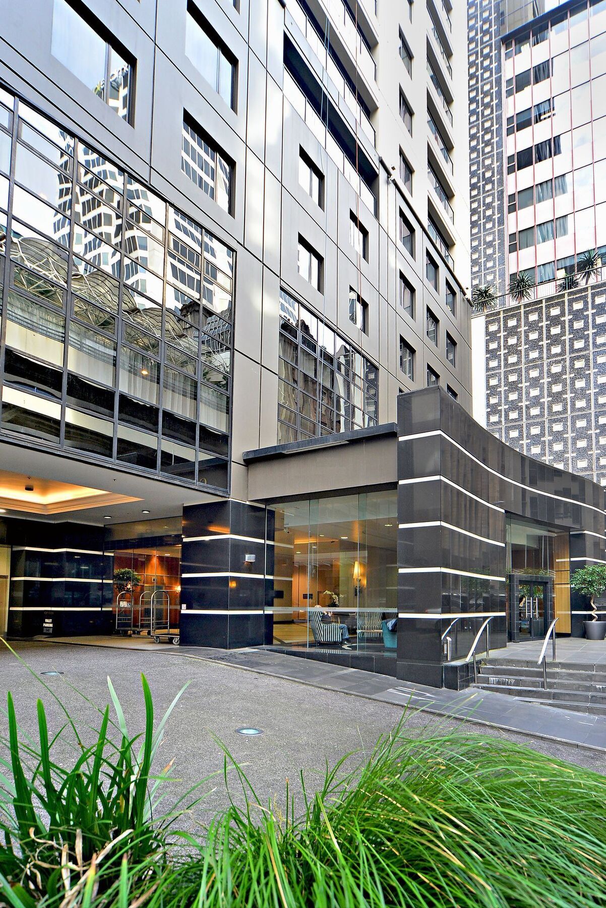 On Queen Street * Auckland