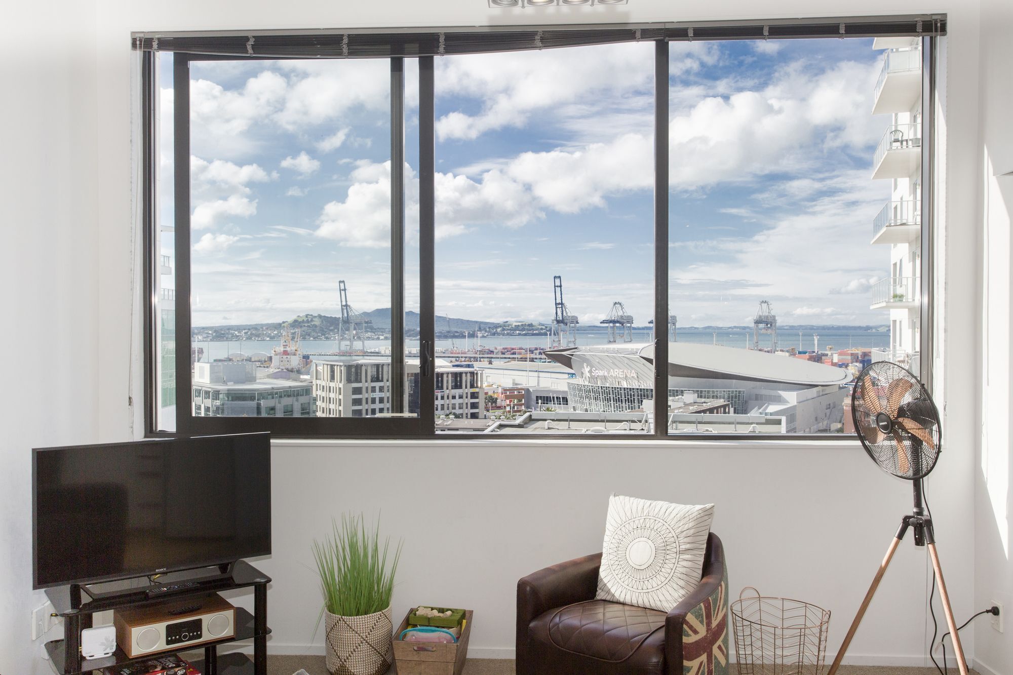 Towny Penthouse With Carpark Apartment *