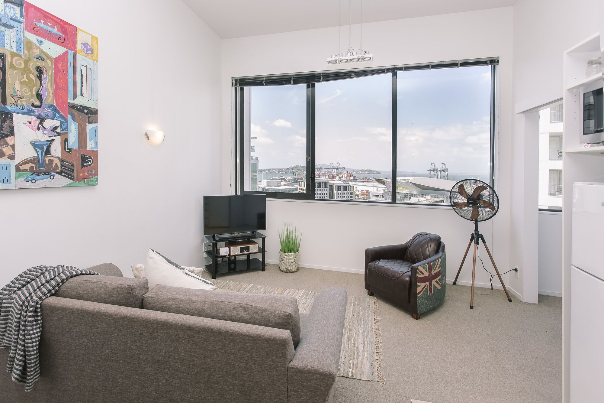Towny Penthouse With Carpark *