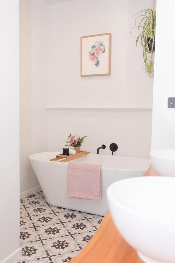 Anzac North Loft - 4 Bedrooms & 2 Free Car Parks Apartment