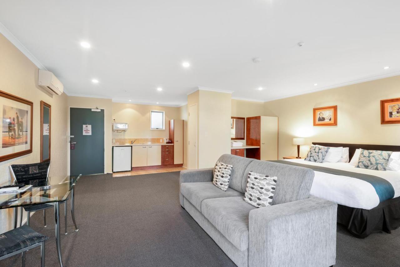 Aristotles North Shore Motel 4*