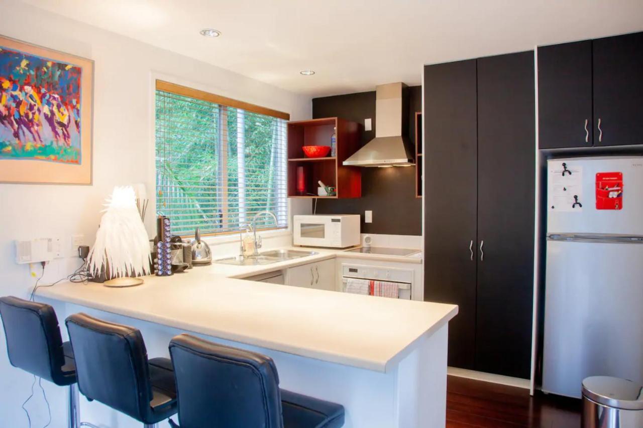 Bright 2 Bedroom Townhouse In Parnell * Auckland