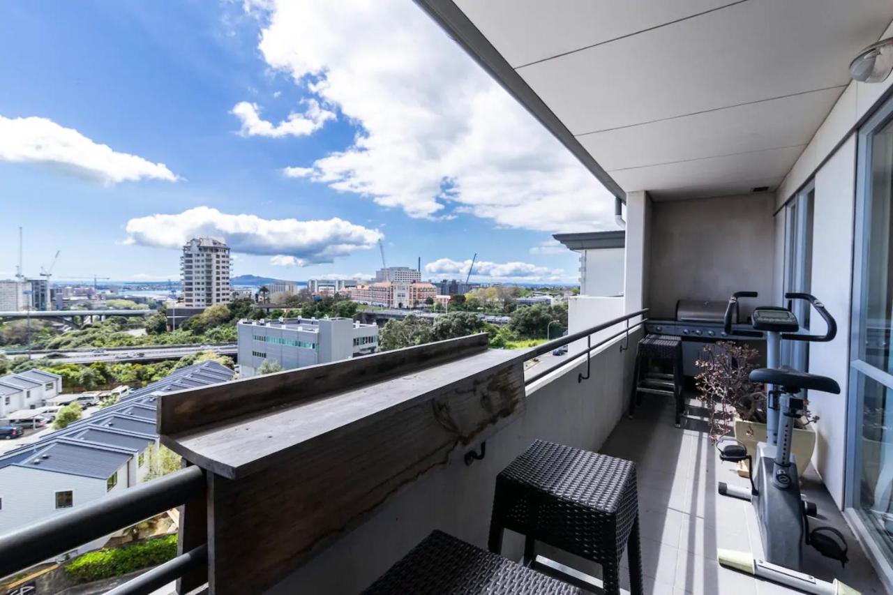 Bright 2 Bedroom 2 Bath In Grafton With Views Auckland