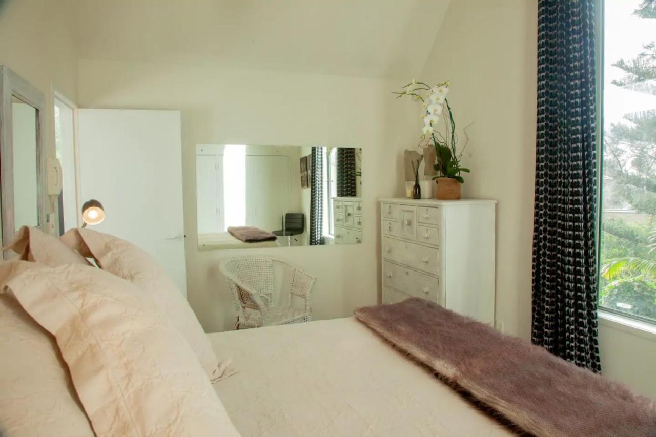 Bright 2 Bedroom Townhouse In Parnell * Auckland