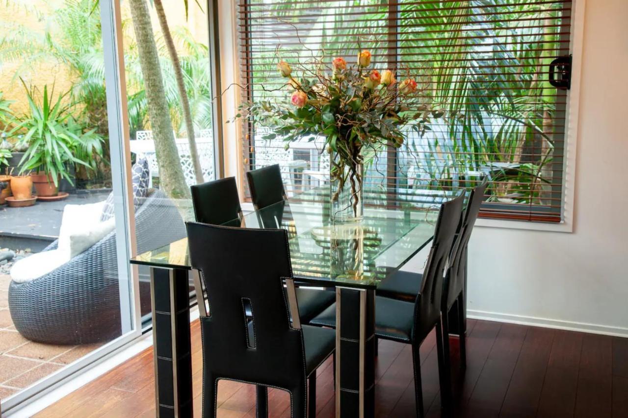 Bright 2 Bedroom Townhouse In Parnell Auckland