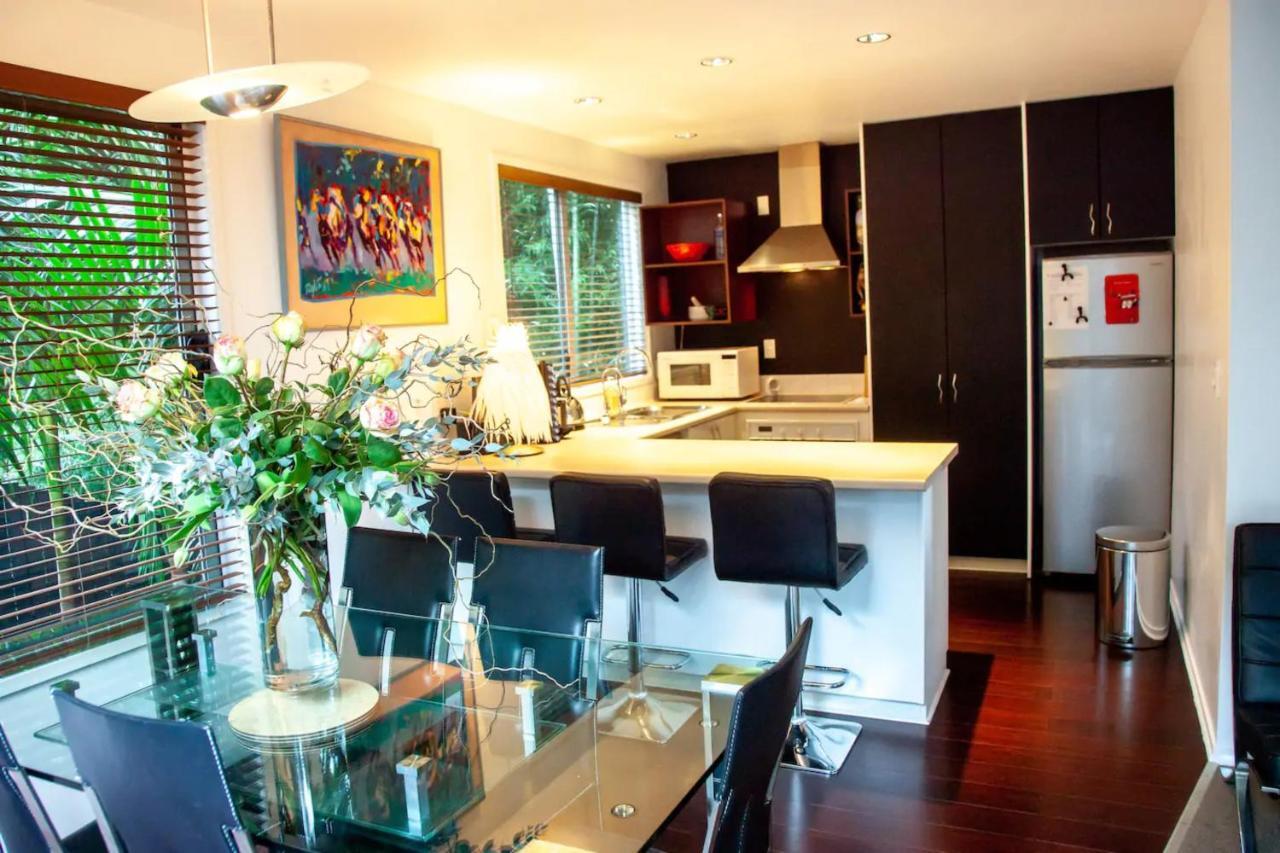 Bright 2 Bedroom Townhouse In Parnell * Auckland