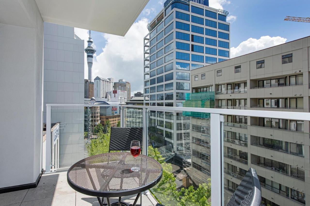 Apartment Tidy Studio Queens Resid With Balcony *