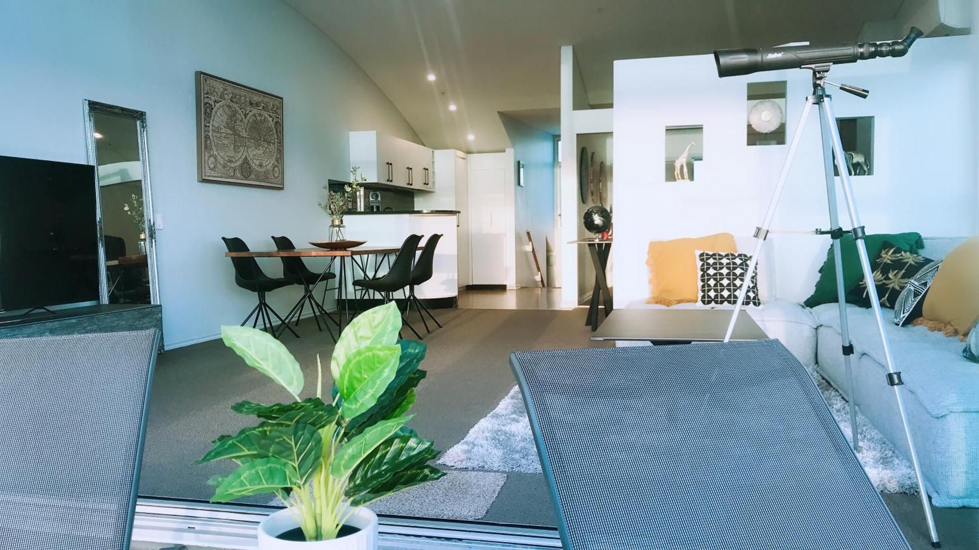 Apartment New Lux Panoramic Sea-view Penthouse On Princes Wharf! The Heart Of Cbd! Free Parking! *