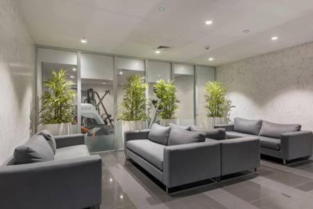 Tidy Studio Queens Resid With Balcony * Auckland