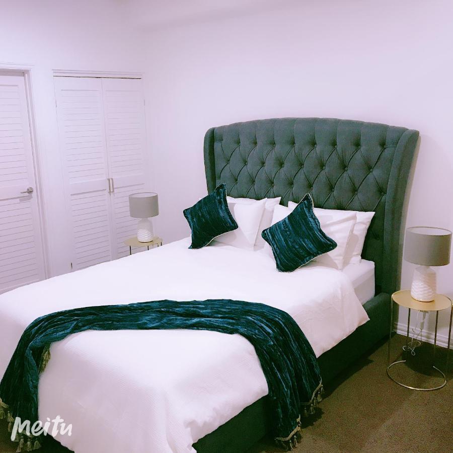 Apartment New Lux Panoramic Sea-view Penthouse On Princes Wharf! The Heart Of Cbd! Free Parking! *