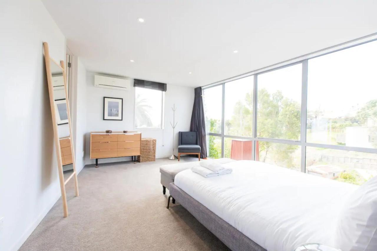 Luxury 4 Bedroom With Private Cinema Auckland