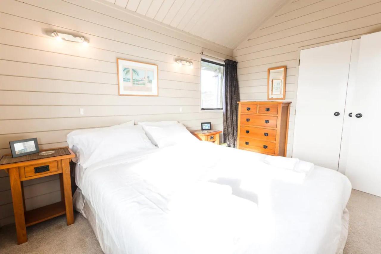 Apartment Harbour And Coastal 3 Bedroom With Path Views Auckland
