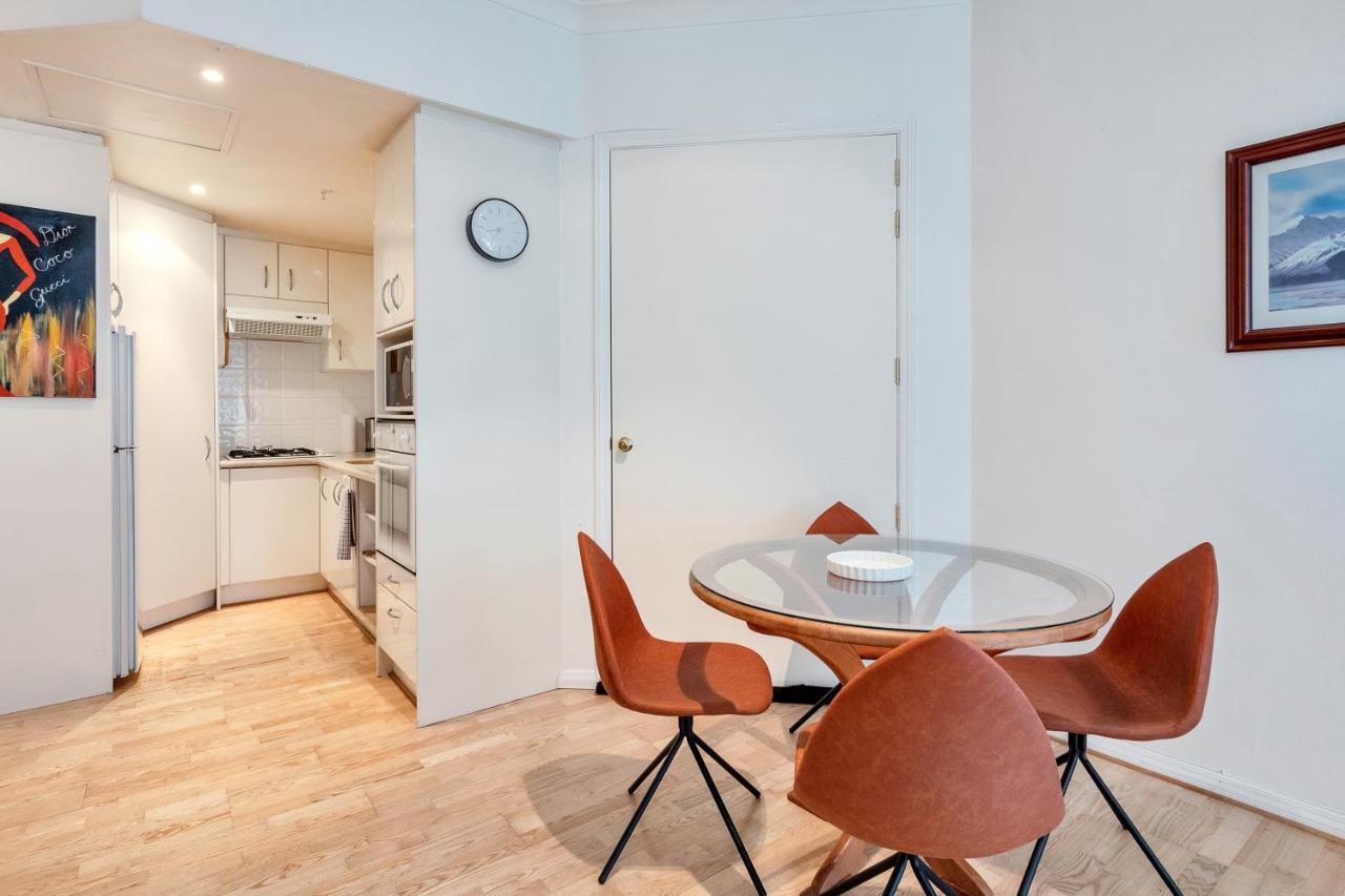 1br W/ Free Parking For 2 Cars * Auckland