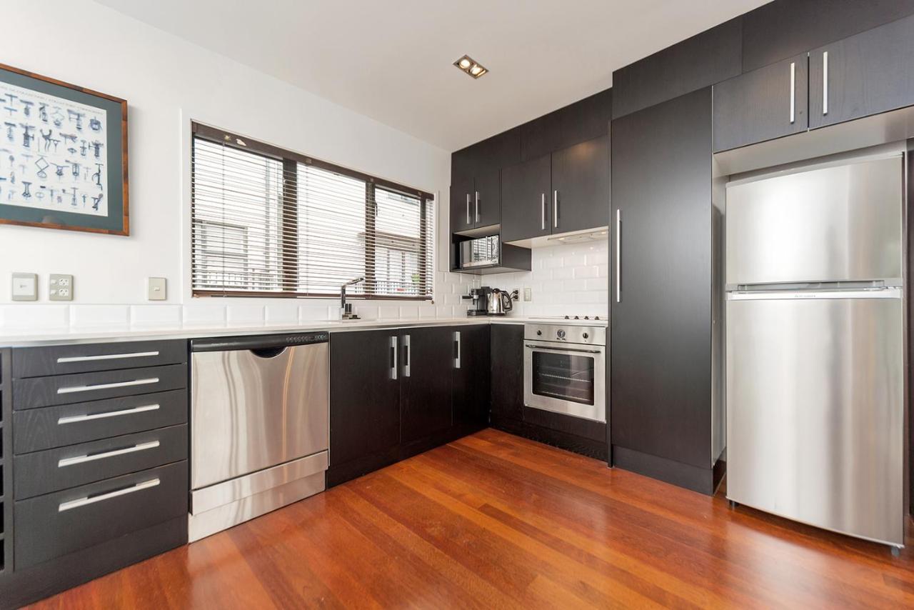 Qv Modern 3 Level Sunny Townhouse Apartment Auckland